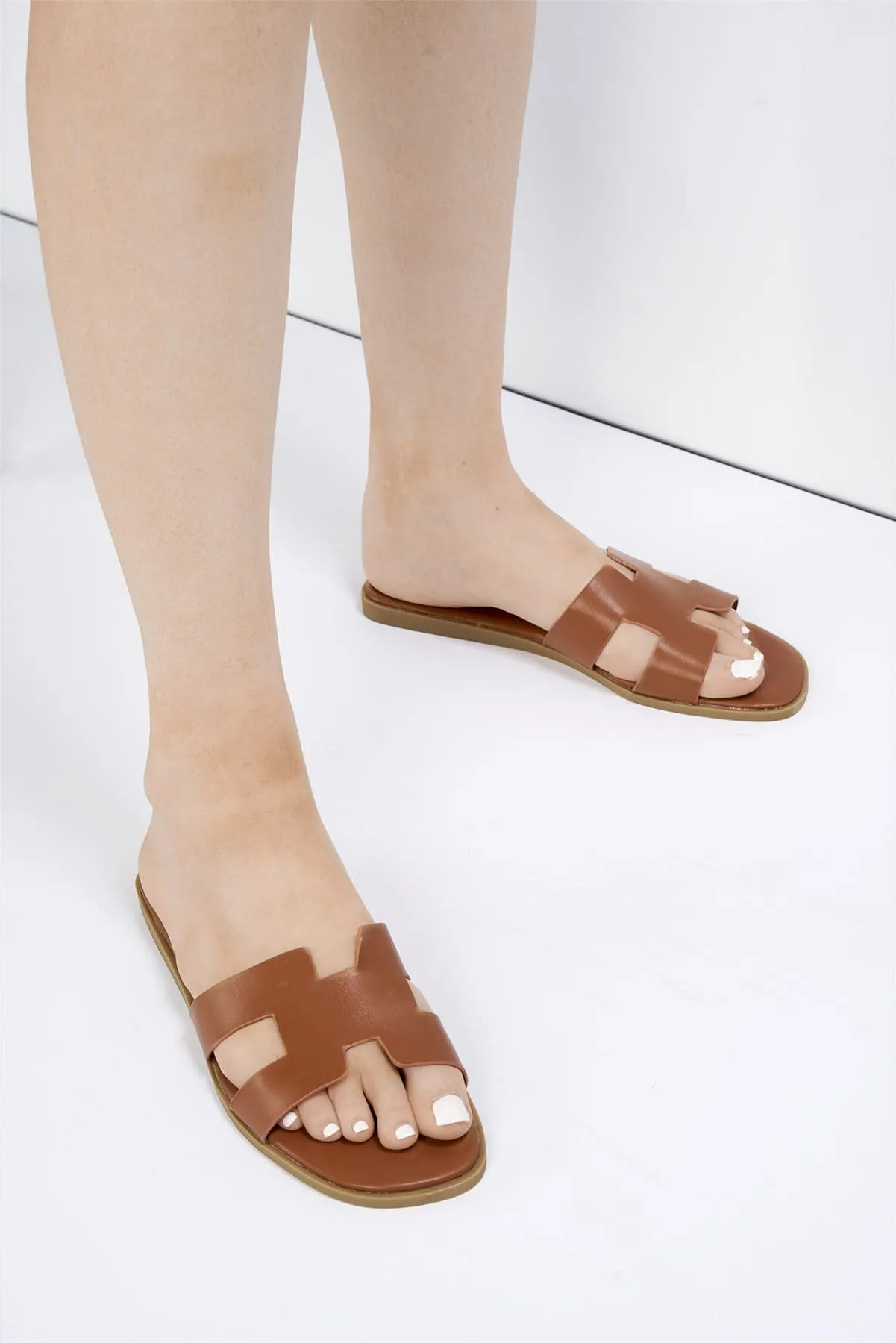 California Faux Leather Open Toe Flat Slider in Tan Matt