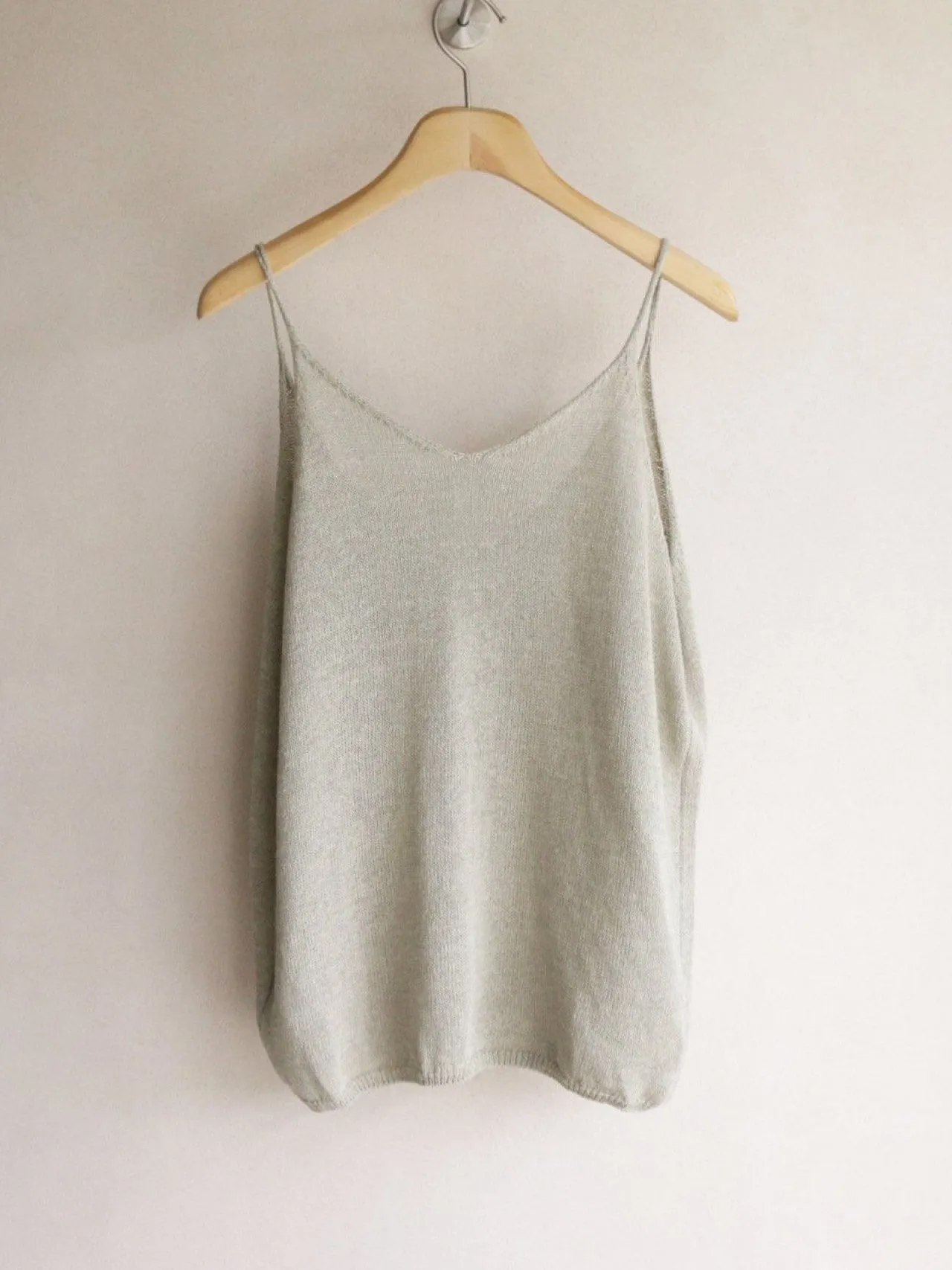 SUMMER HANJI LINEN V NECK TOP