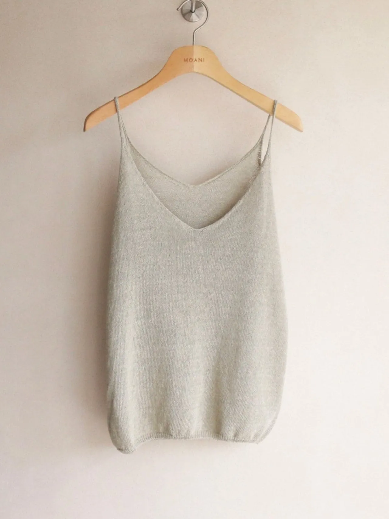 SUMMER HANJI LINEN V NECK TOP